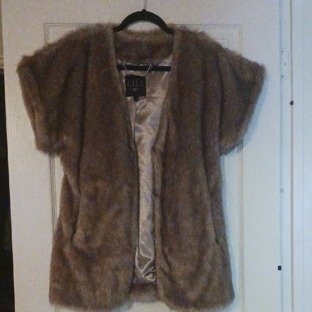Gilli Women's Faux Fur Vest /Coat - Tan